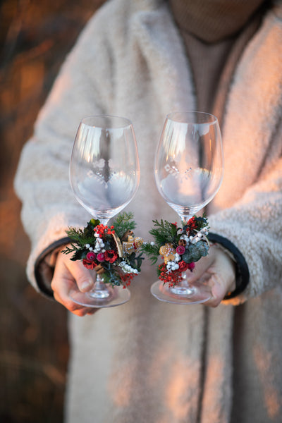 Christmas wedding glasses Flower decoration Bride and groom glasses flower arrangement Customisable Flowers for glasses Magaela handmade