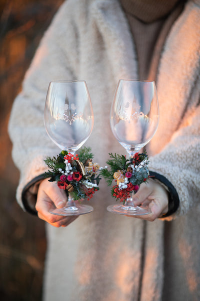 Christmas wedding glasses Flower decoration Bride and groom glasses flower arrangement Customisable Flowers for glasses Magaela handmade
