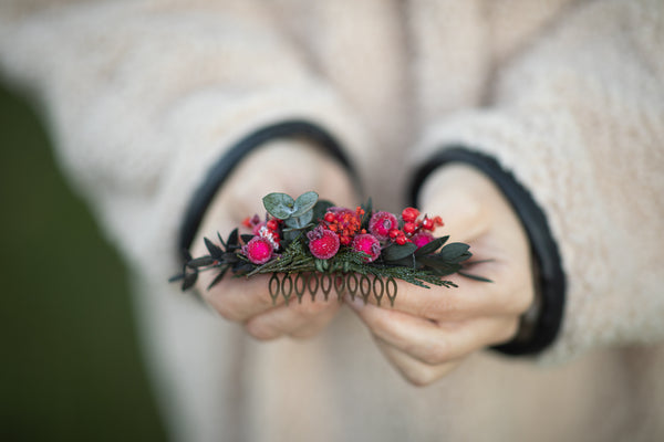 Winter hair comb with frozen berries
