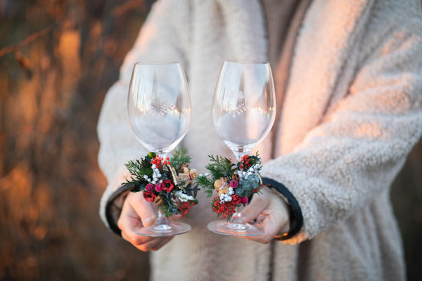 Christmas wedding glasses Flower decoration Bride and groom glasses flower arrangement Customisable Flowers for glasses Magaela handmade