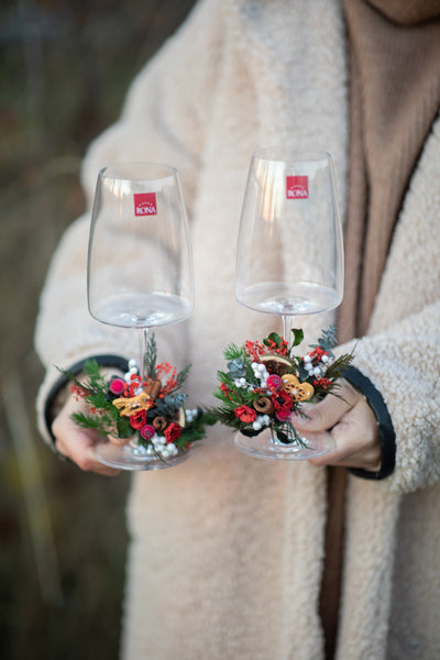 Christmas wedding glasses Flower decoration Bride and groom glasses flower arrangement Customisable Flowers for glasses Magaela handmade