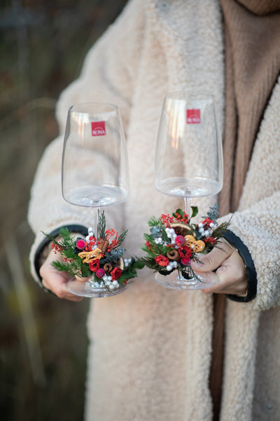 Christmas wedding glasses Flower decoration Bride and groom glasses flower arrangement Customisable Flowers for glasses Magaela handmade