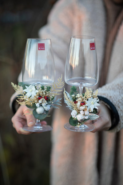 Christmas wedding glasses Flower decoration Bride and groom glasses flower arrangement Customisable Flowers for glasses Magaela handmade