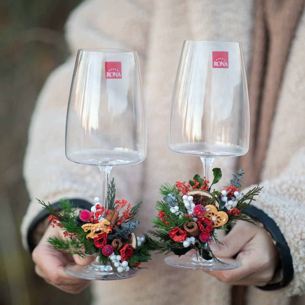 Christmas wedding glasses Flower decoration Bride and groom glasses flower arrangement Customisable Flowers for glasses Magaela handmade