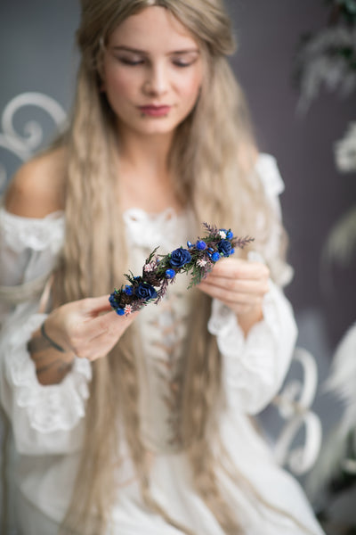 Winter flower headband with blue roses
