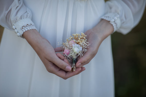 Romantic groom's boutonniere Ivory and pink buttonhole Groom's corsage Rustic wedding Dried gypsophila boutonniere Blush roses Natural