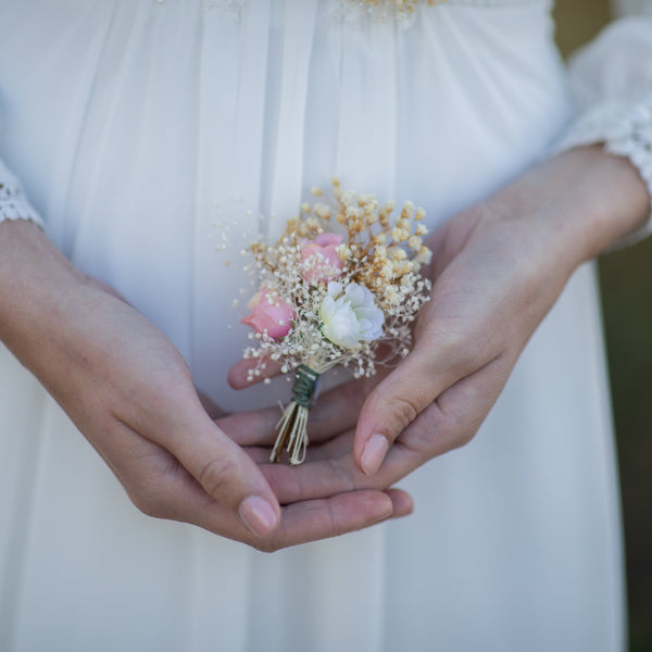 Romantic groom's boutonniere Ivory and pink buttonhole Groom's corsage Rustic wedding Dried gypsophila boutonniere Blush roses Natural