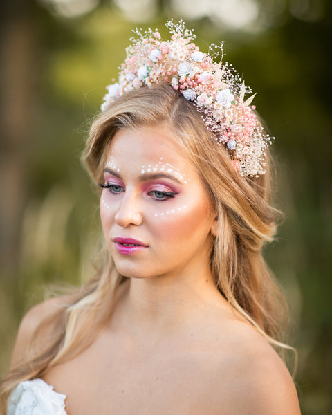 Romantic flower hair crown Bridal headband with roses Dried flowers headpiece for bride Peach Blush baby's breath Hair flower tiara Magaela