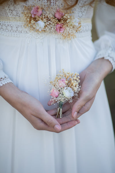 Romantic groom's boutonniere Ivory and pink buttonhole Groom's corsage Rustic wedding Dried gypsophila boutonniere Blush roses Natural