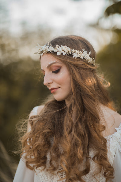 Ivory baby's breath flower crown Dried flower wedding wreath Bridal hair accessories Beige headpiece for bride Cream flower crown Magaela