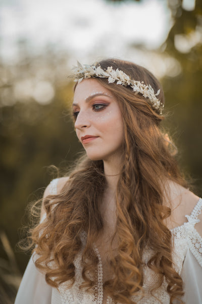 Ivory baby's breath flower crown Dried flower wedding wreath Bridal hair accessories Beige headpiece for bride Cream flower crown Magaela