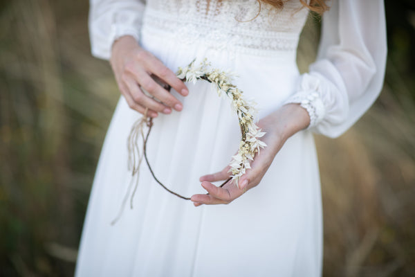 Ivory baby's breath flower crown Dried flower wedding wreath Bridal hair accessories Beige headpiece for bride Cream flower crown Magaela