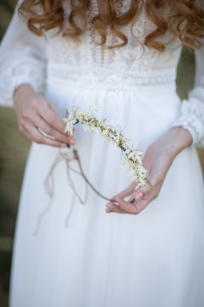 Ivory baby's breath flower crown Dried flower wedding wreath Bridal hair accessories Beige headpiece for bride Cream flower crown Magaela