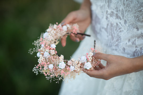Romantic flower hair crown Bridal headband with roses Dried flowers headpiece for bride Peach Blush baby's breath Hair flower tiara Magaela