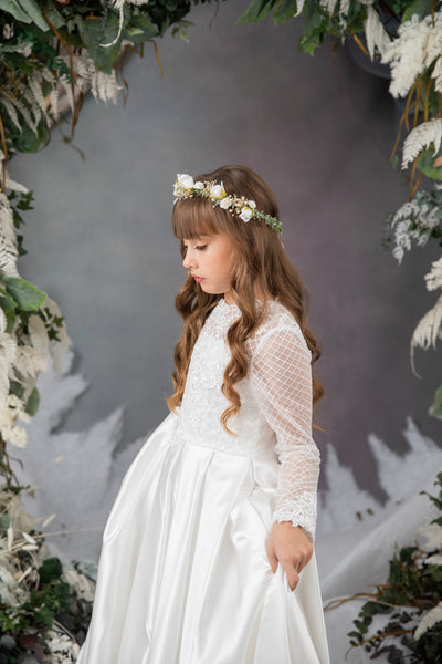 Holy communion crown with white roses and pearls