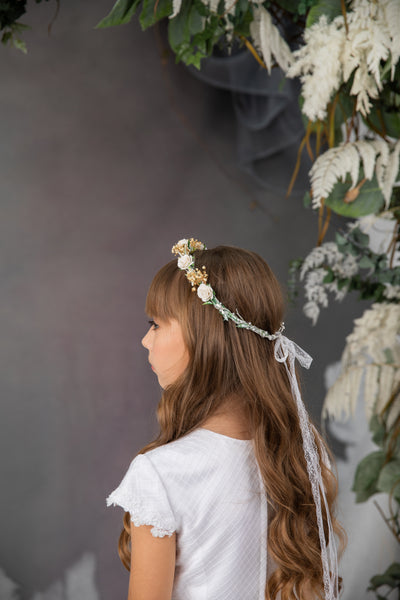 First holy communion wreath with white roses