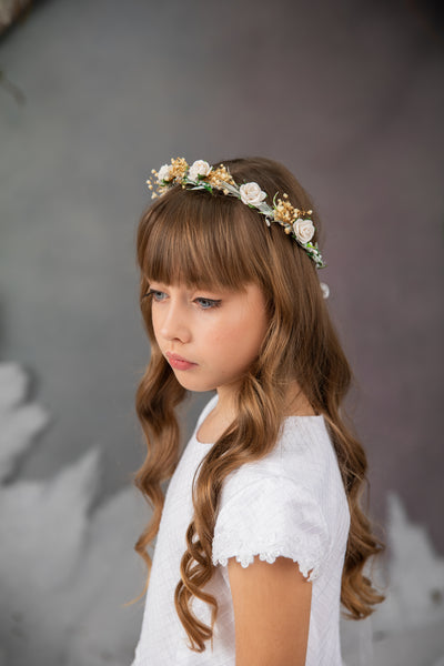 First holy communion wreath with white roses