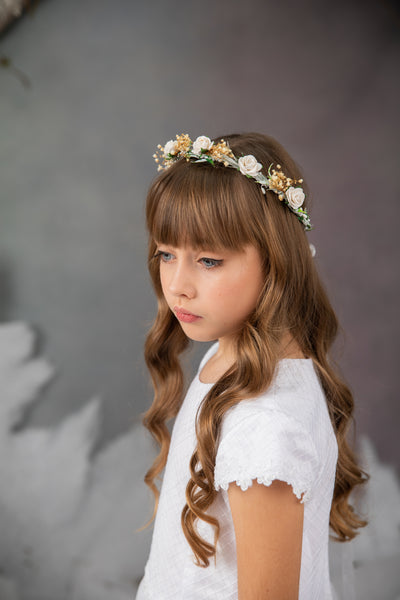 First holy communion wreath with white roses