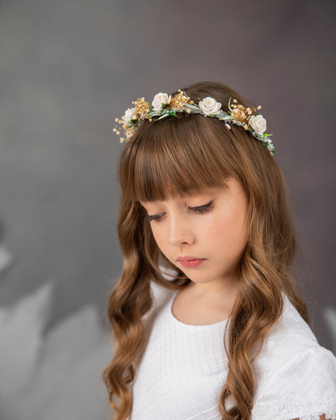 First holy communion wreath with white roses