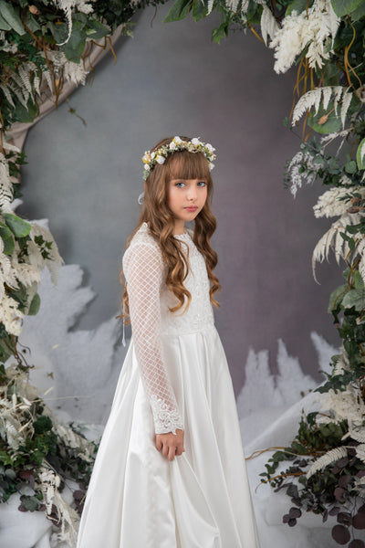Holy communion crown with white roses and pearls