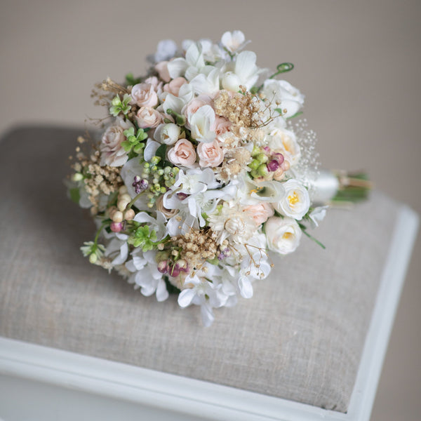 Romantic pastel wedding bouquet