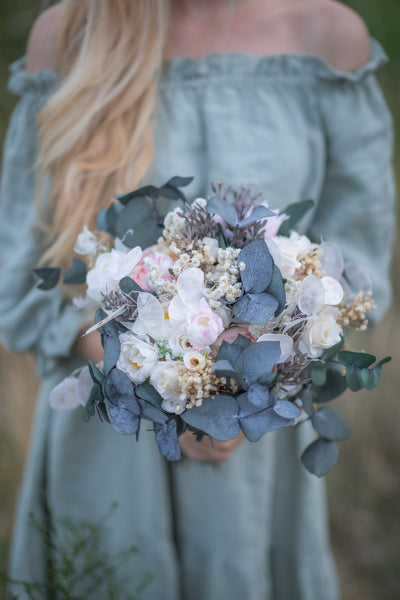Bridal bouquet in pastel colours Eucalyptus wedding bouquet Bridal accessories Magaela accessories Peach Blush ivory bouquet Long lasting