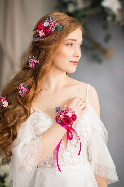 Romantic fuchsia flower bracelet