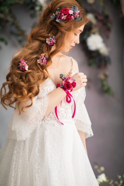 Romantic fuchsia flower bracelet