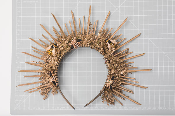 Gold halo crown Met gala flower crown with bees Wedding golden spiked crown Sun ray crown Sunburst hair crown Halo photoshoot crown Magaela