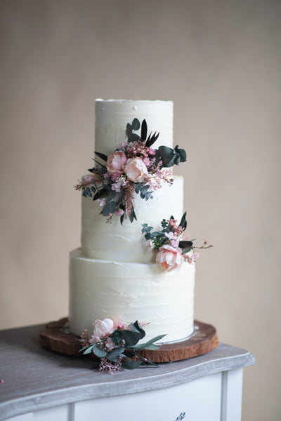 Flower cake toppers with peonies