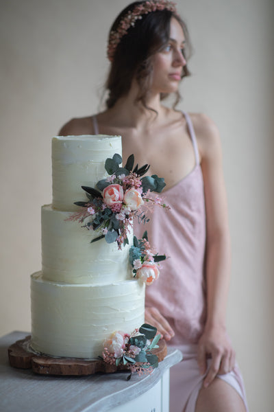 Flower cake toppers with peonies