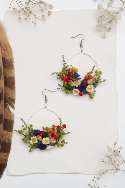 Folk circle dangle earrings Flower earrings Surgical steel Colourful flower earrings for bride Dried flowers Magaela Bridal handmade