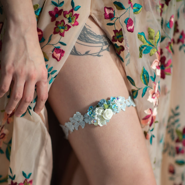 Blue and white wedding garter Bridal floral garter Handmade garter for bride Magaela accessories Blumen Romantic wedding garter Bride to be