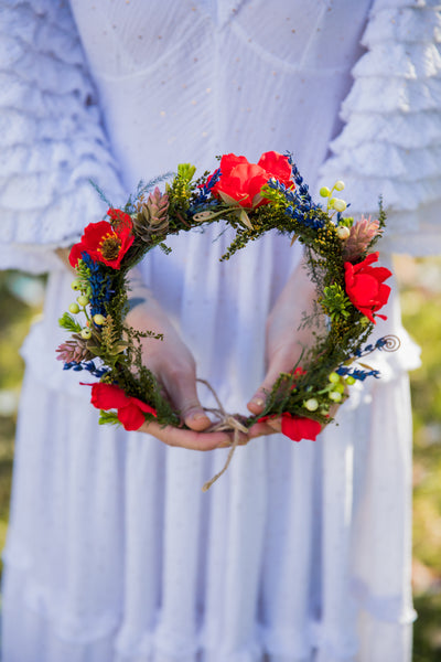Folk flower bridal crown Wedding hair wreath Poppy flower headpiece Wedding 2021 Unique slavic crown Flower jewellery Red and blue Magaela