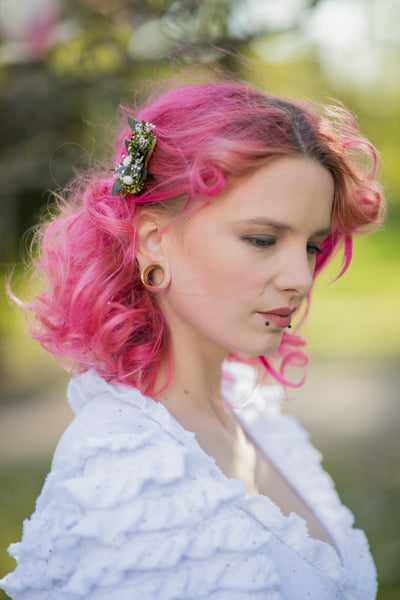 Greenery flower hair clip Bridal hair clasp Snap clip for flower girl Green and white headpiece Back to school Customisable Wedding 2021