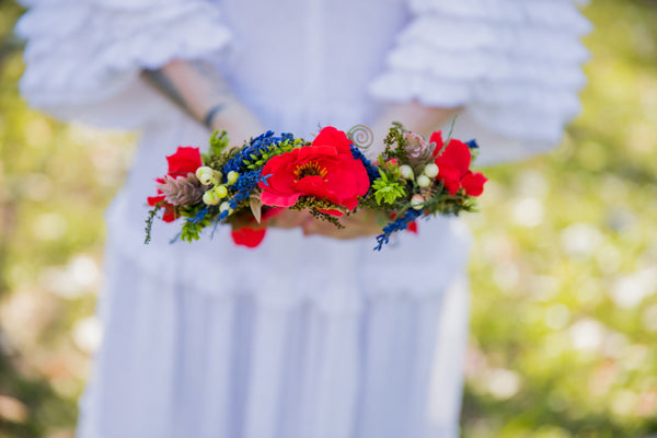Folk flower bridal crown Wedding hair wreath Poppy flower headpiece Wedding 2021 Unique slavic crown Flower jewellery Red and blue Magaela