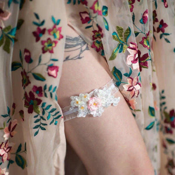 White and pink flower garter