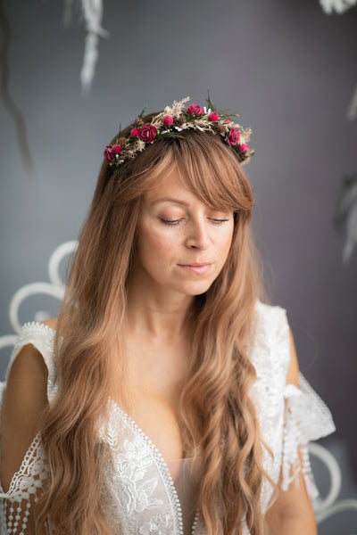 Burgundy winter headband with pine cones