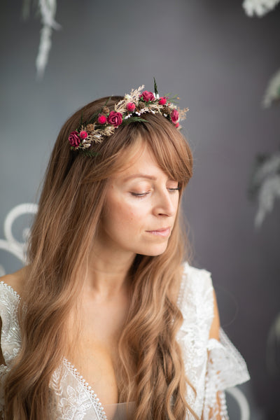 Burgundy winter headband with pine cones