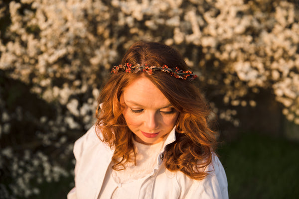Natural baby's breath and rosemary hair wreath Bridal headpiece Delicate flower crown Dried flowers Magaela Red and green flower headpiece